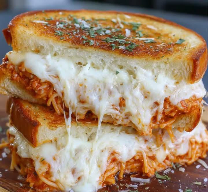 Spaghetti Gegrillter Käse -